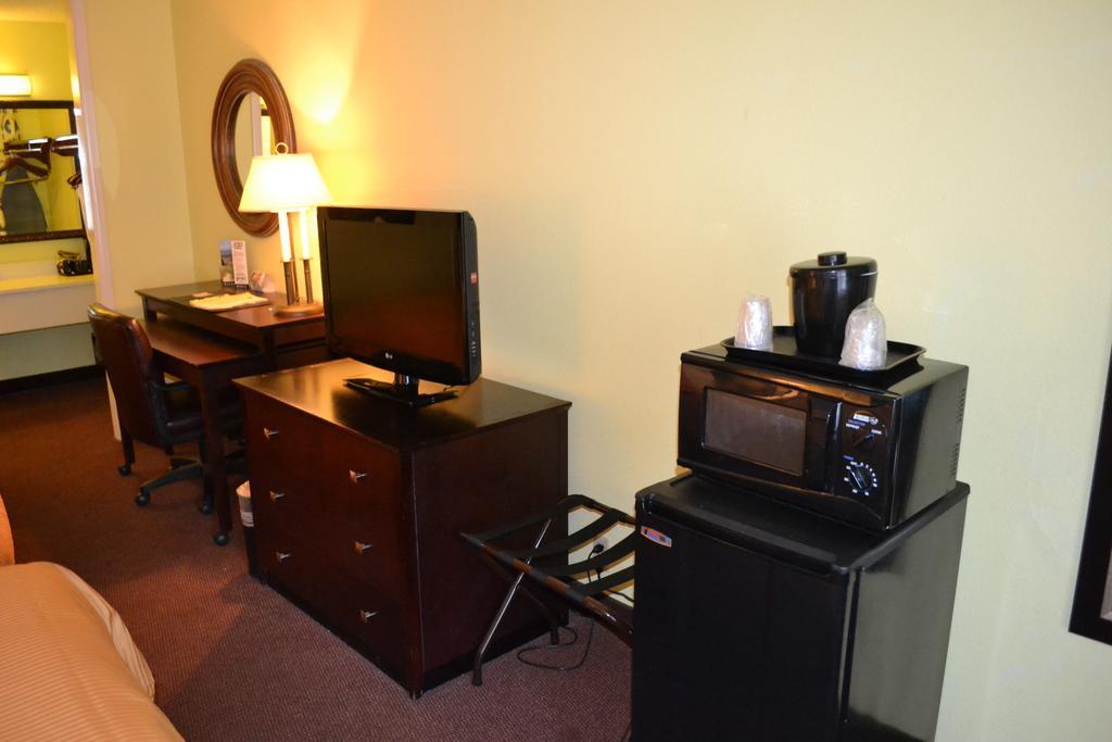 Clarion Inn Brunswick Ngoại thất bức ảnh
